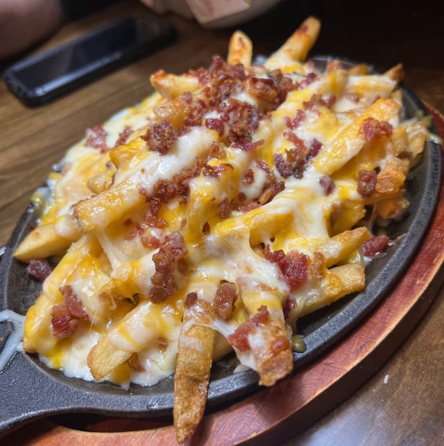 3 Cheese & Bacon Fries.